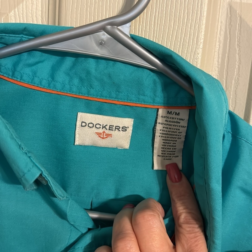 Retro dockers button down Medium - Picture 3 of 4